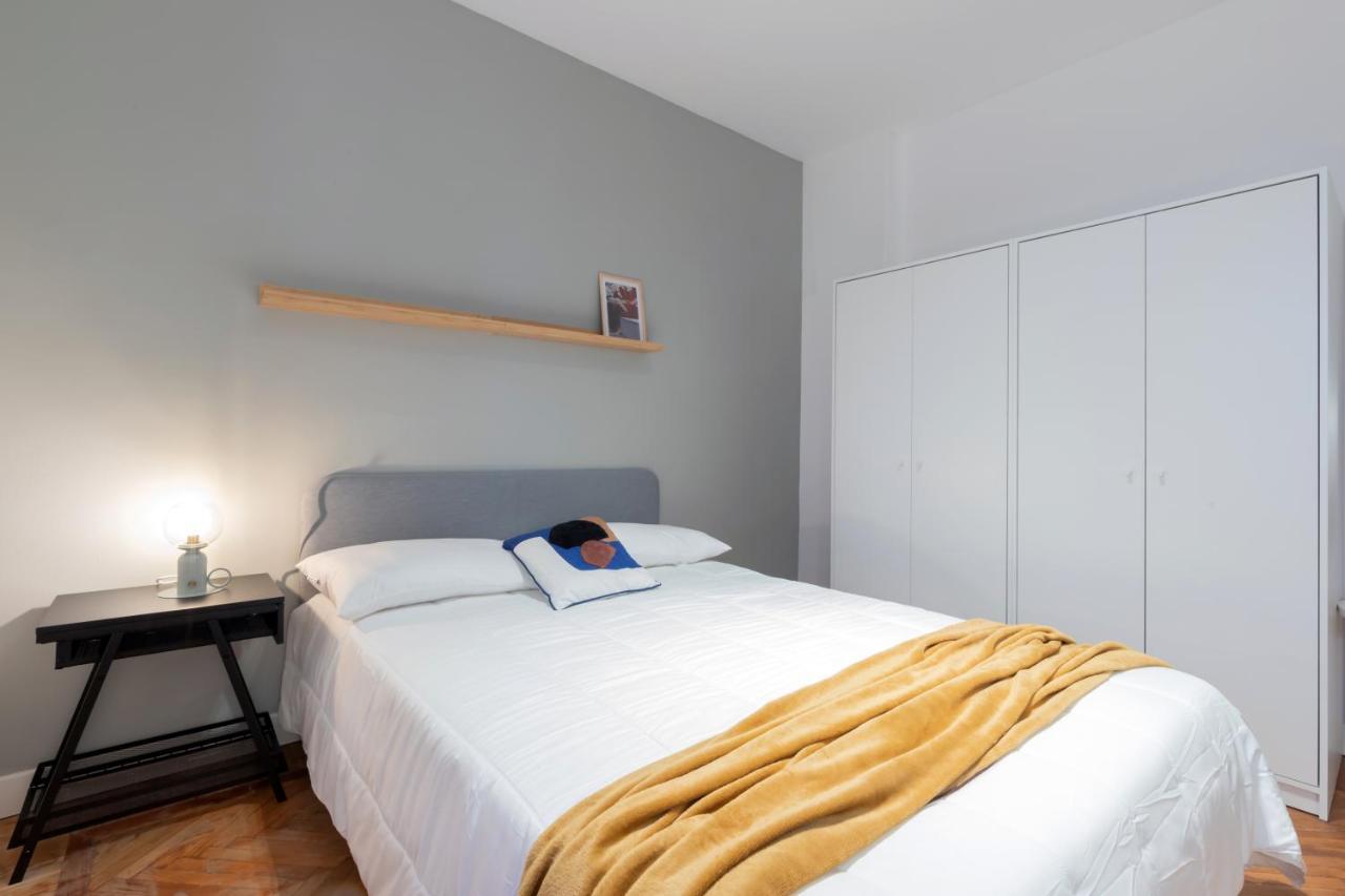 Top Living Apartments - Carducci Турин Экстерьер фото